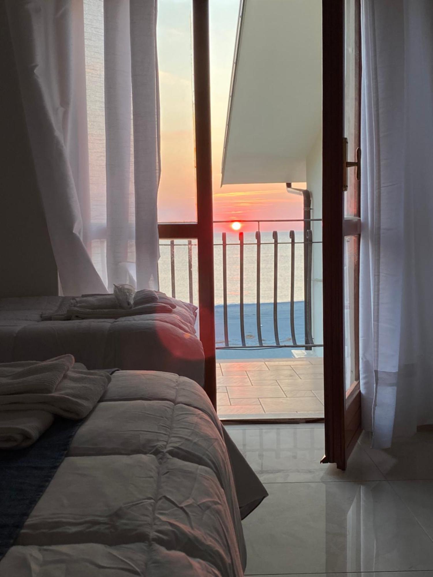 Vista Al Tramonto B&B Falerna Εξωτερικό φωτογραφία